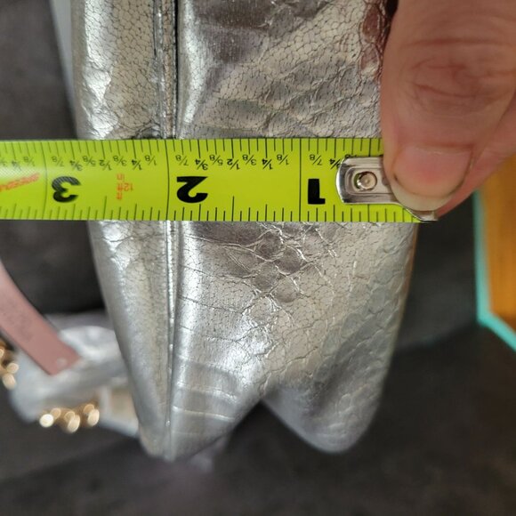 Victorias Secret Silver Faux Snakeskin Crossbody Bag With Gold Chain & Zipper - Picture 7 of 11